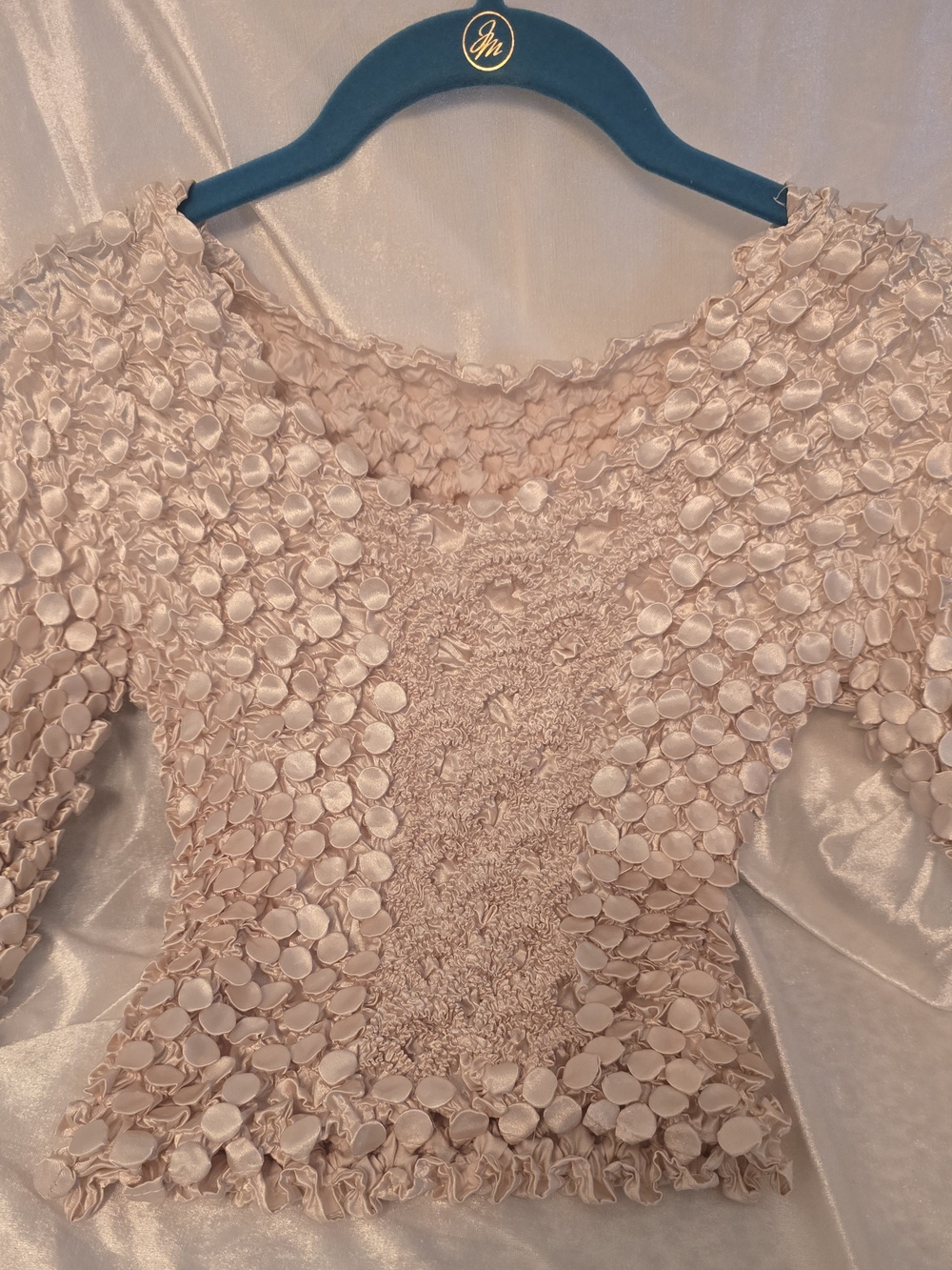 ✨ VINTAGE Y2K TENDER ANGEL 3D PETAL POPCORN TOP ✨